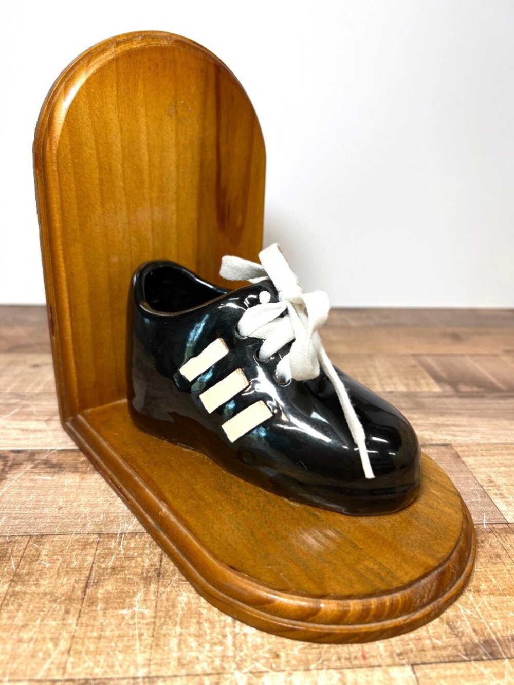 Ceramic Shoe Bookend With Wooden Base Black & White Design Approx.